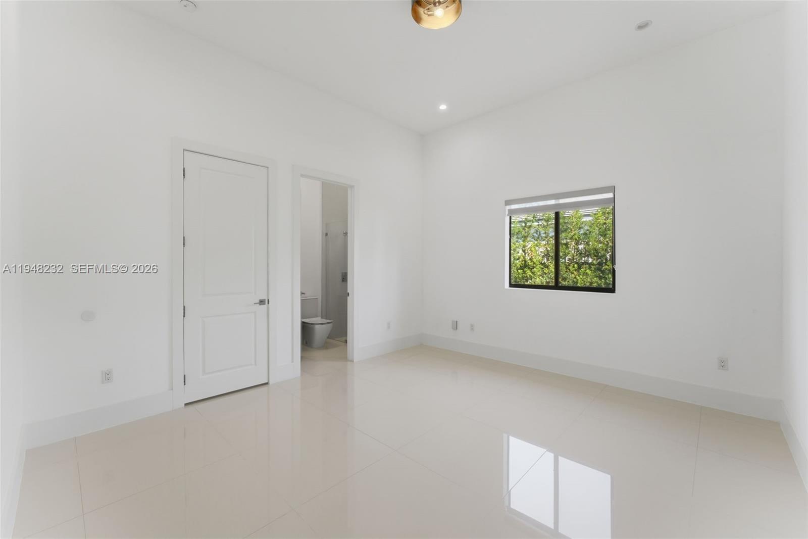 10005 SW 66th St Miami, FL 33173