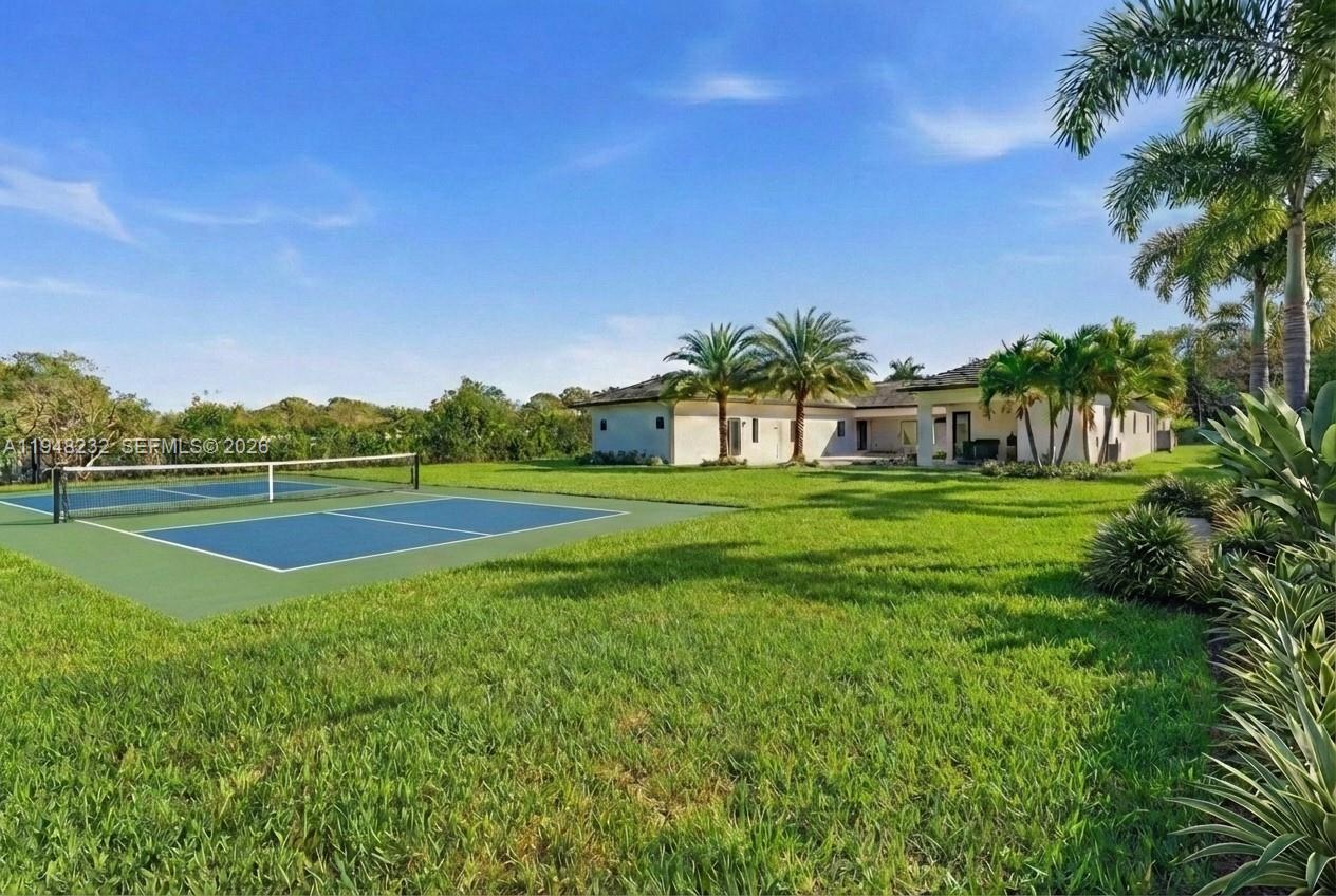 10005 SW 66th St Miami, FL 33173