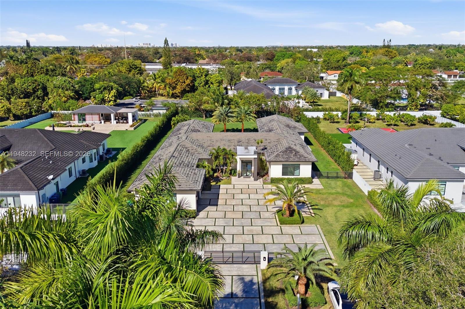 10005 SW 66th St Miami, FL 33173