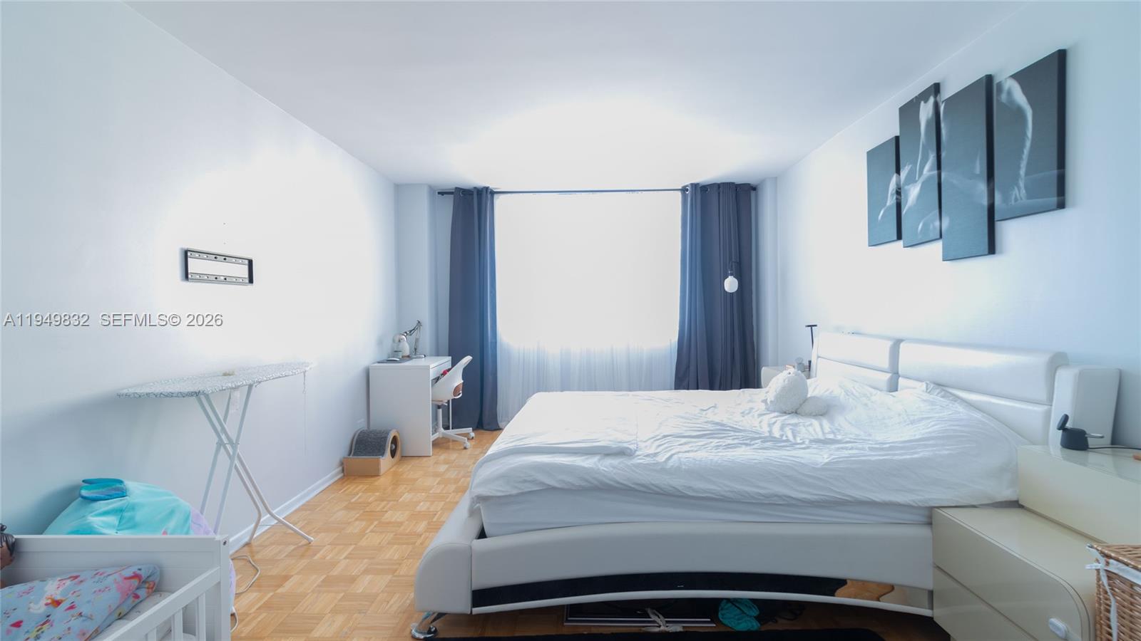 image Winston Towers 10010