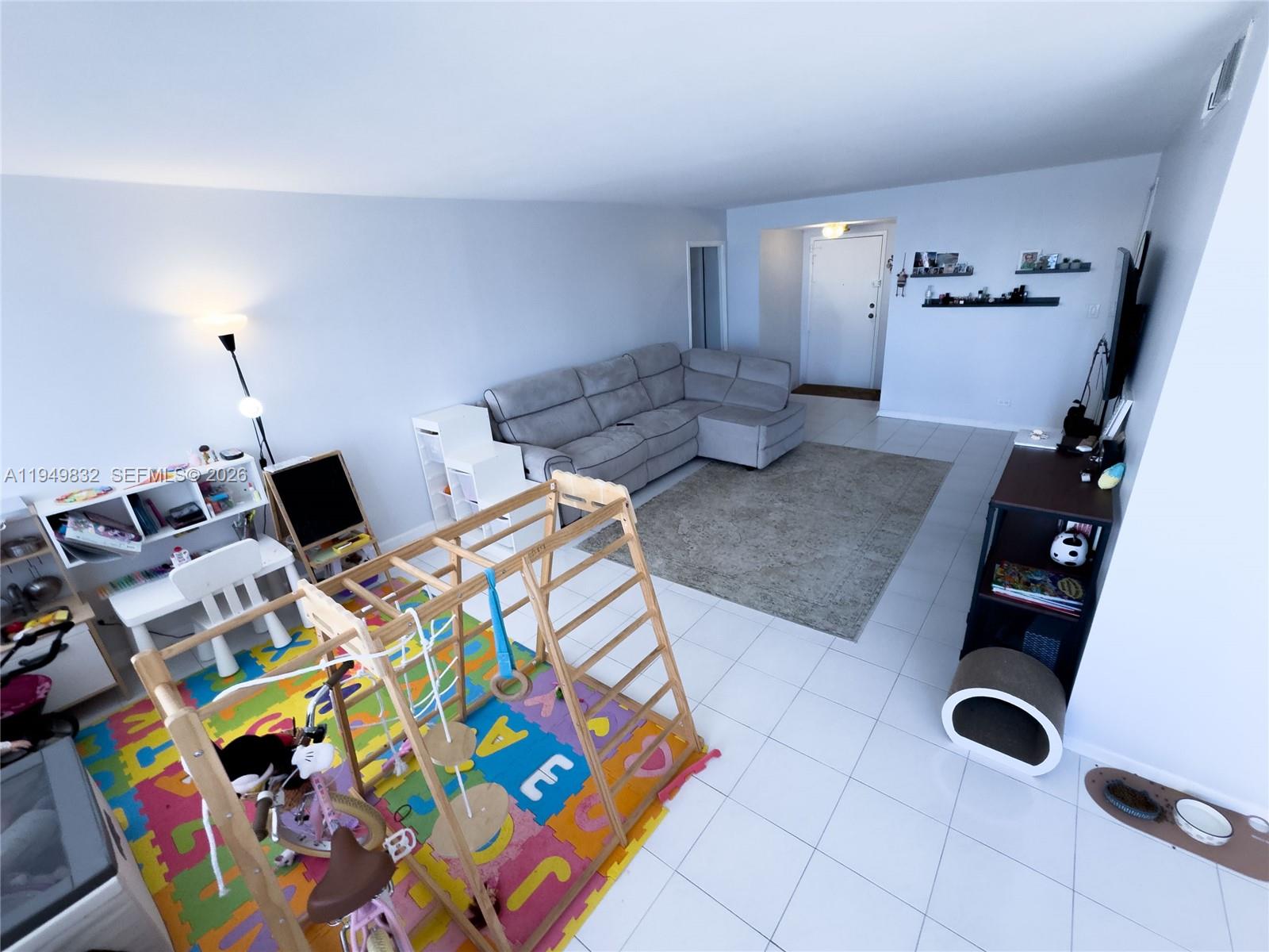 image Winston Towers 1006