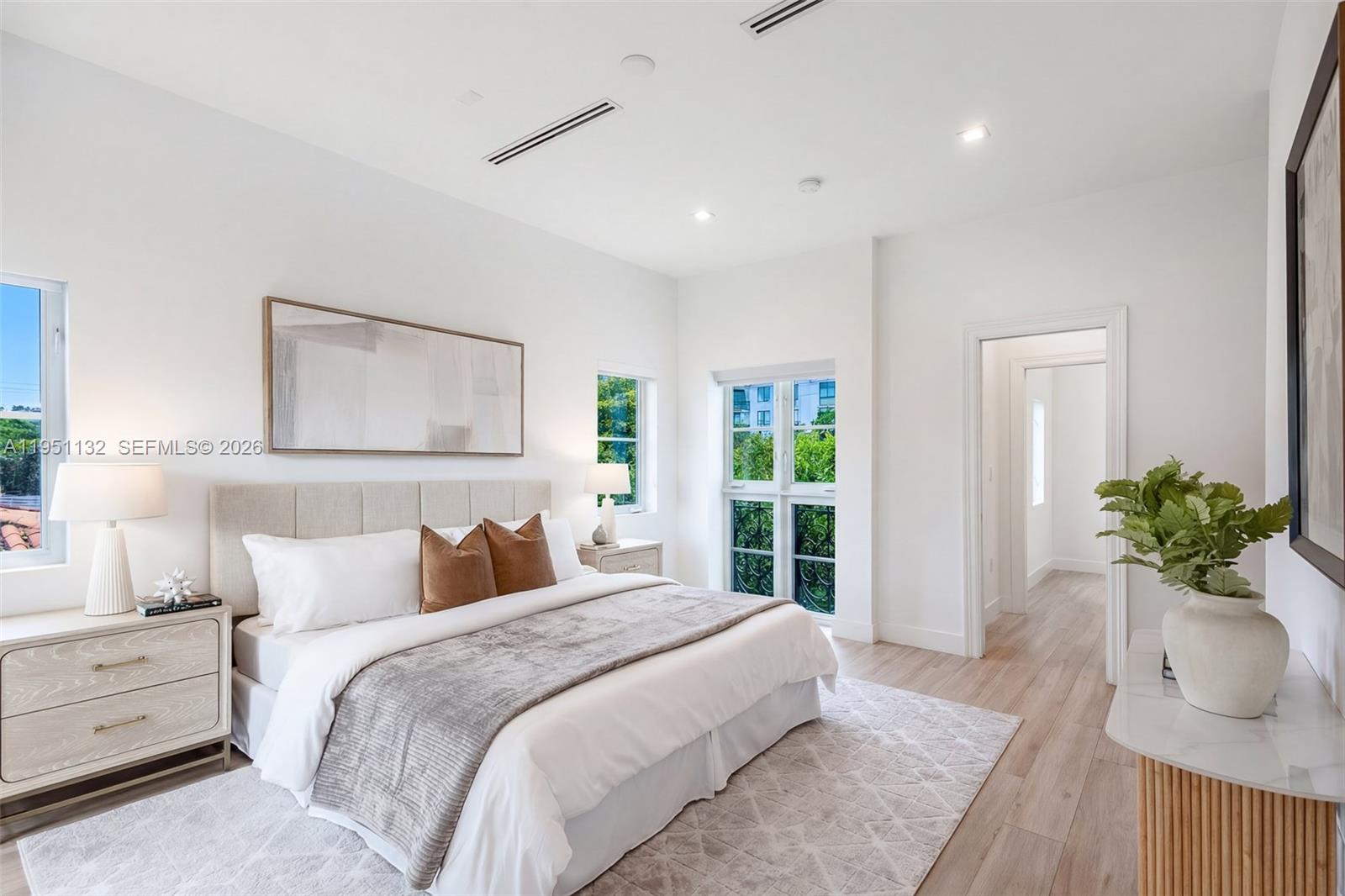 315 Santander Ave #315 Coral Gables, FL 33134