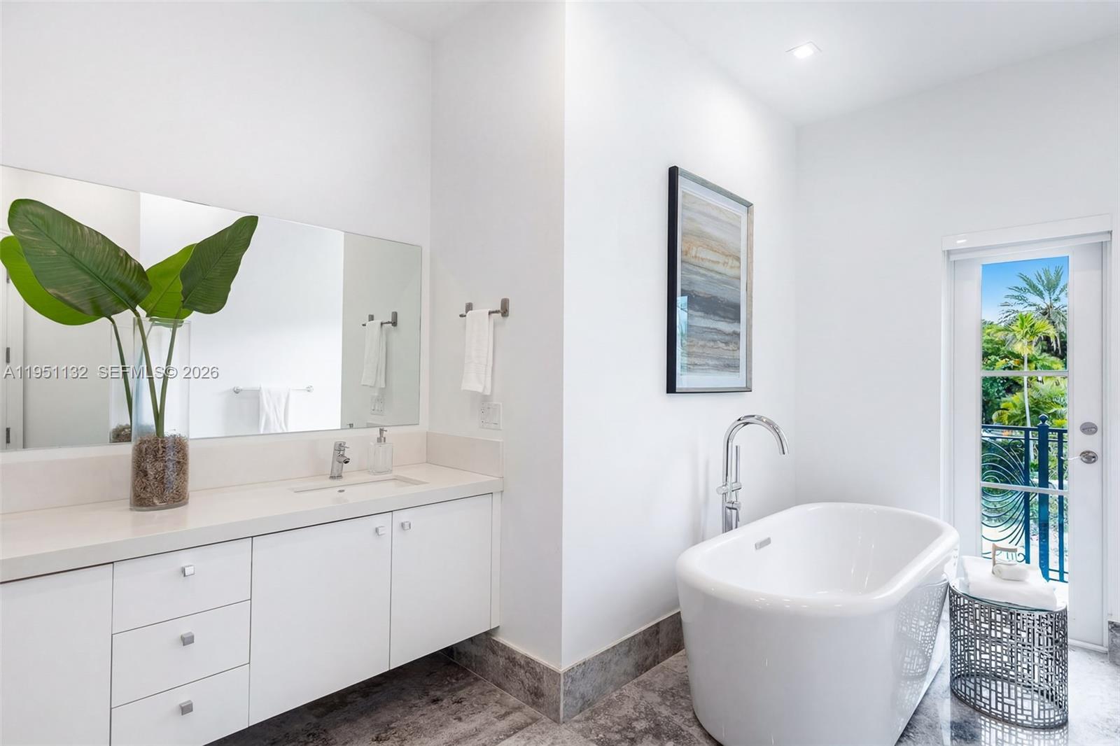 315 Santander Ave #315 Coral Gables, FL 33134