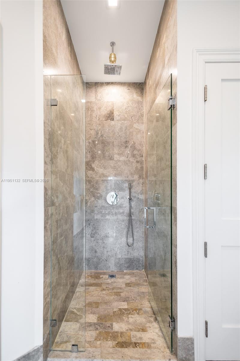 315 Santander Ave #315 Coral Gables, FL 33134