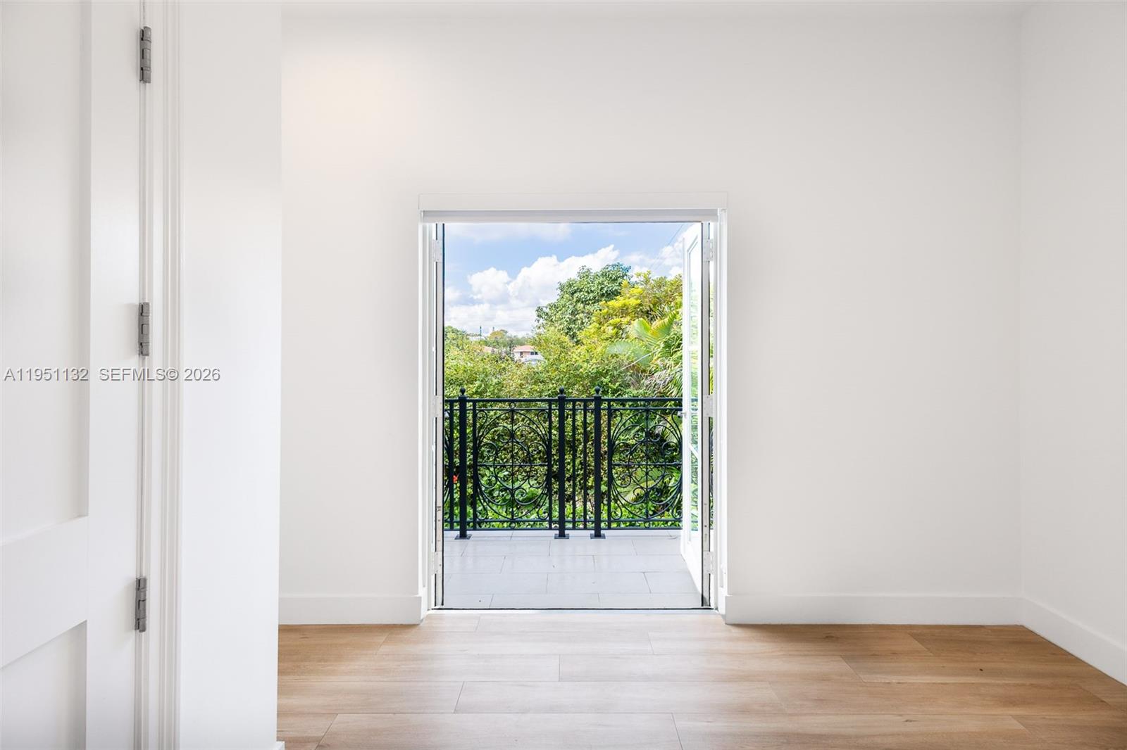 315 Santander Ave #315 Coral Gables, FL 33134