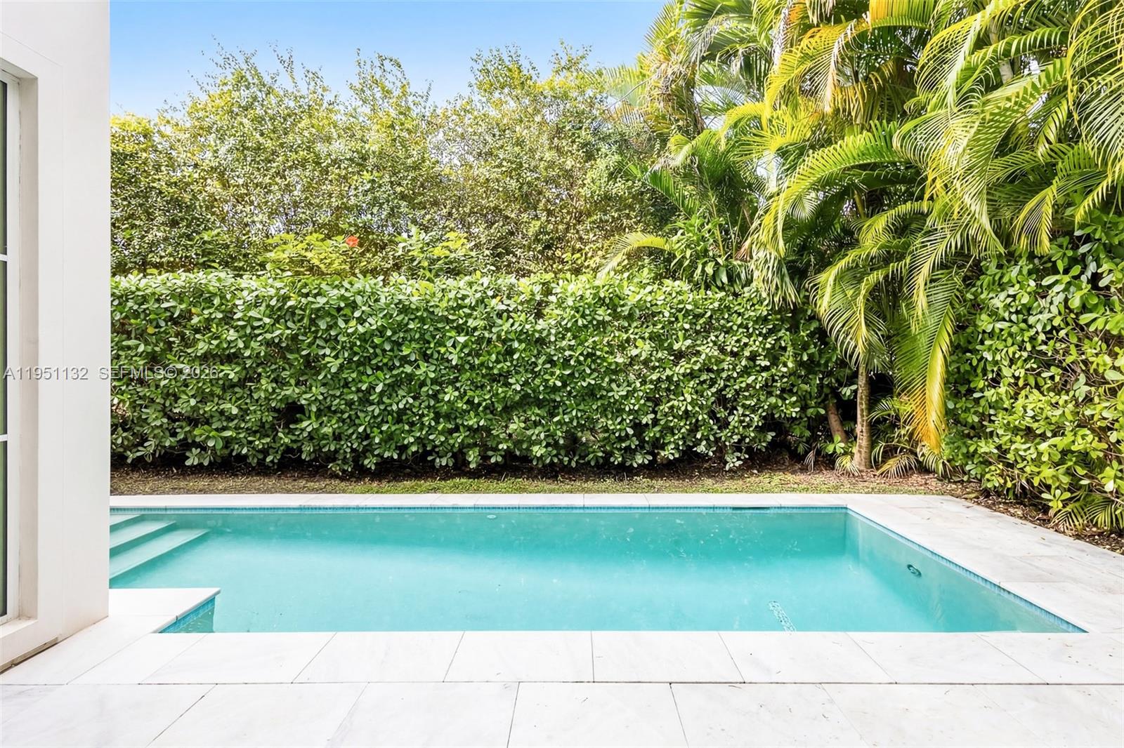 315 Santander Ave #315 Coral Gables, FL 33134