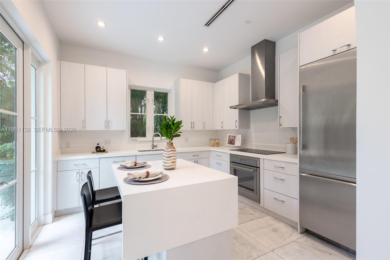 315 Santander Ave #315 Coral Gables, FL 33134