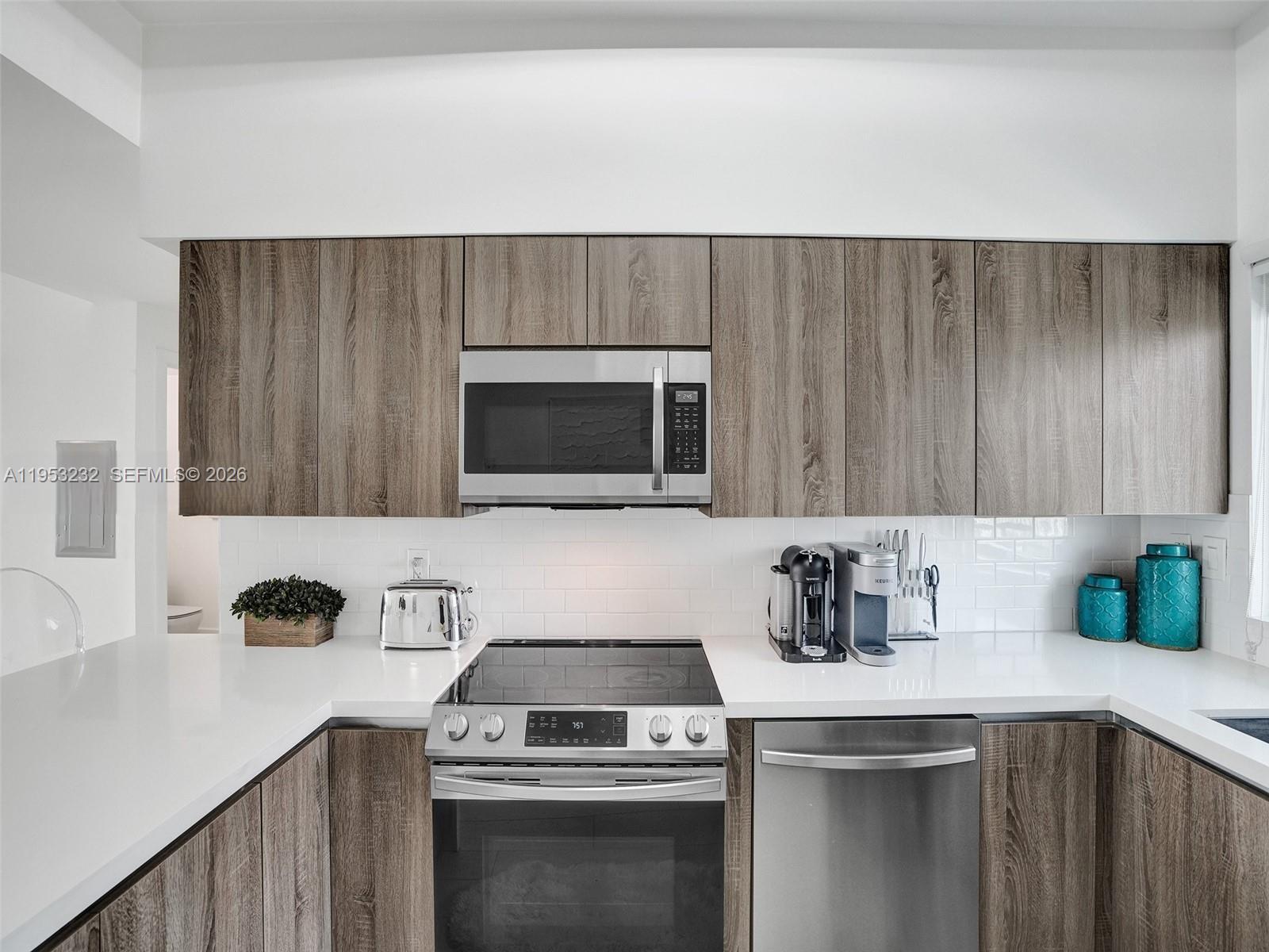 image Blue on the Bay1