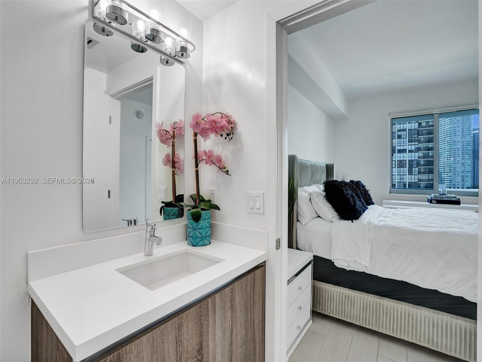 image Blue on the Bay28