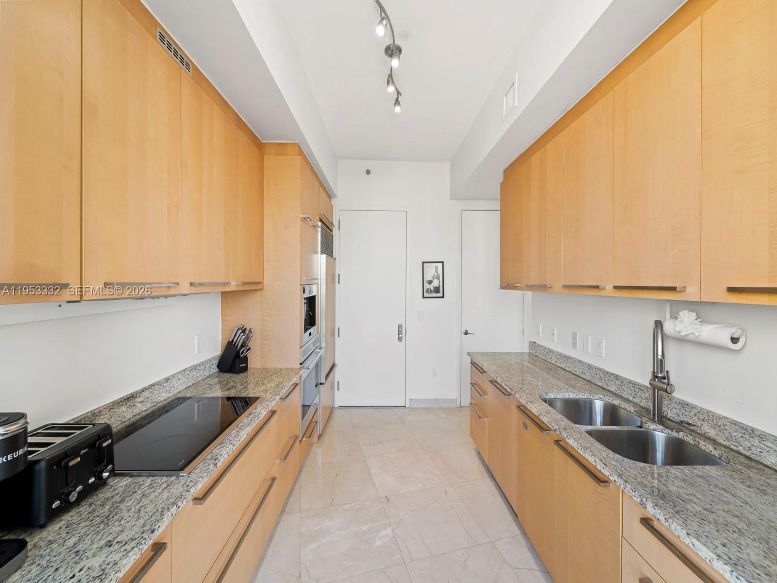 15901 Collins Ave #405 Sunny Isles Beach, FL 33160