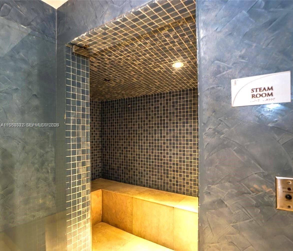 15901 Collins Ave #405 Sunny Isles Beach, FL 33160