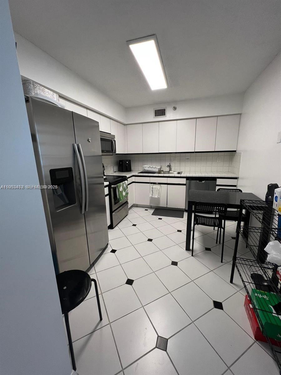 3530 Mystic Pointe Dr #1708 Aventura, FL 33180