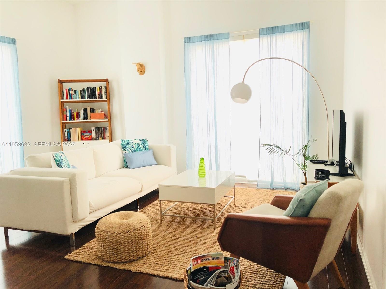 7290 SW 90th St #701