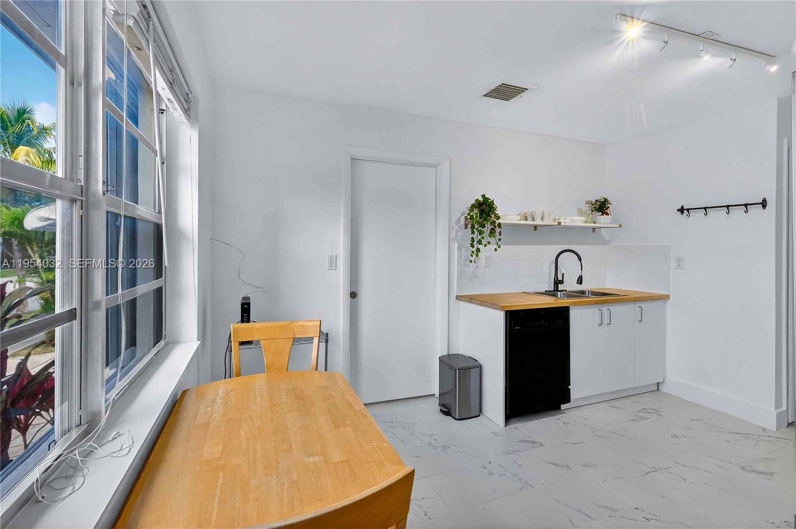 2399 SW 26th Ln Miami, FL 33133