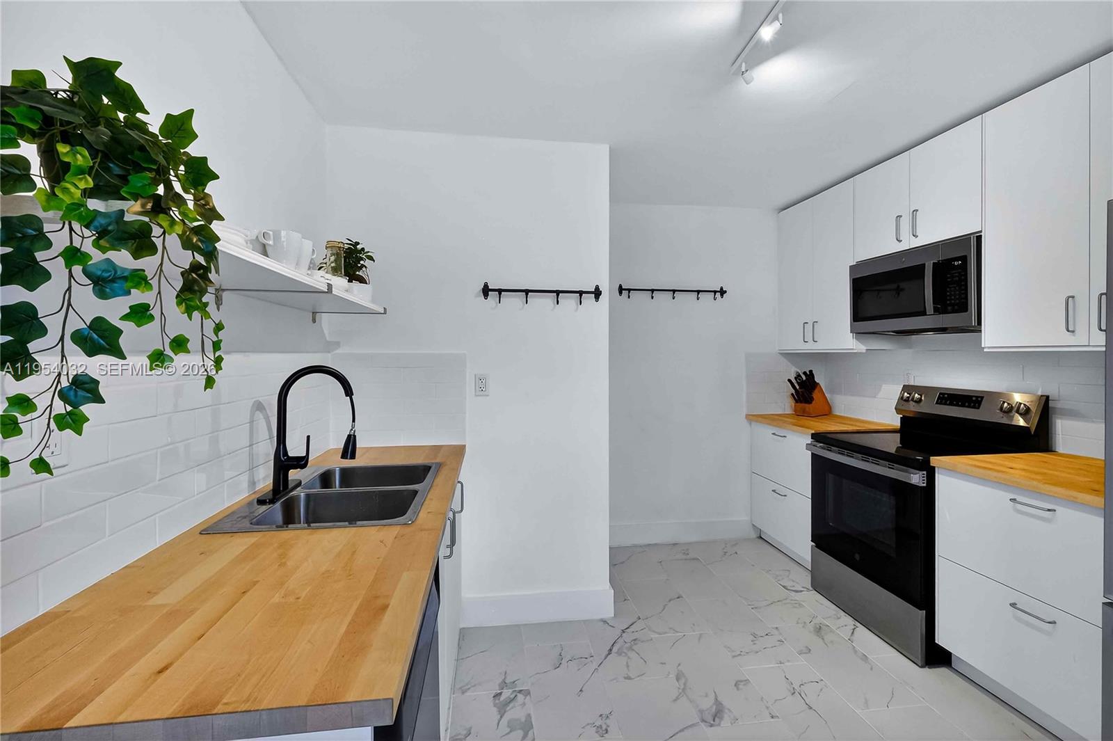 2399 SW 26th Ln Miami, FL 33133