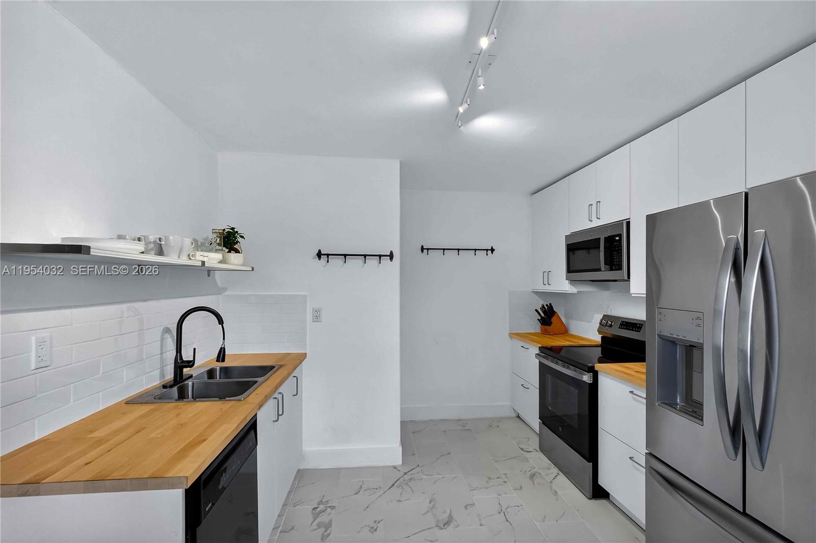 2399 SW 26th Ln Miami, FL 33133