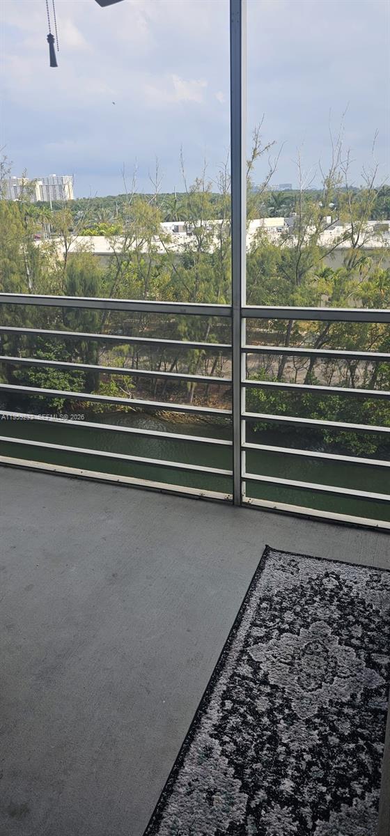 3660 NE 166th St #611 North Miami Beach, FL 33160