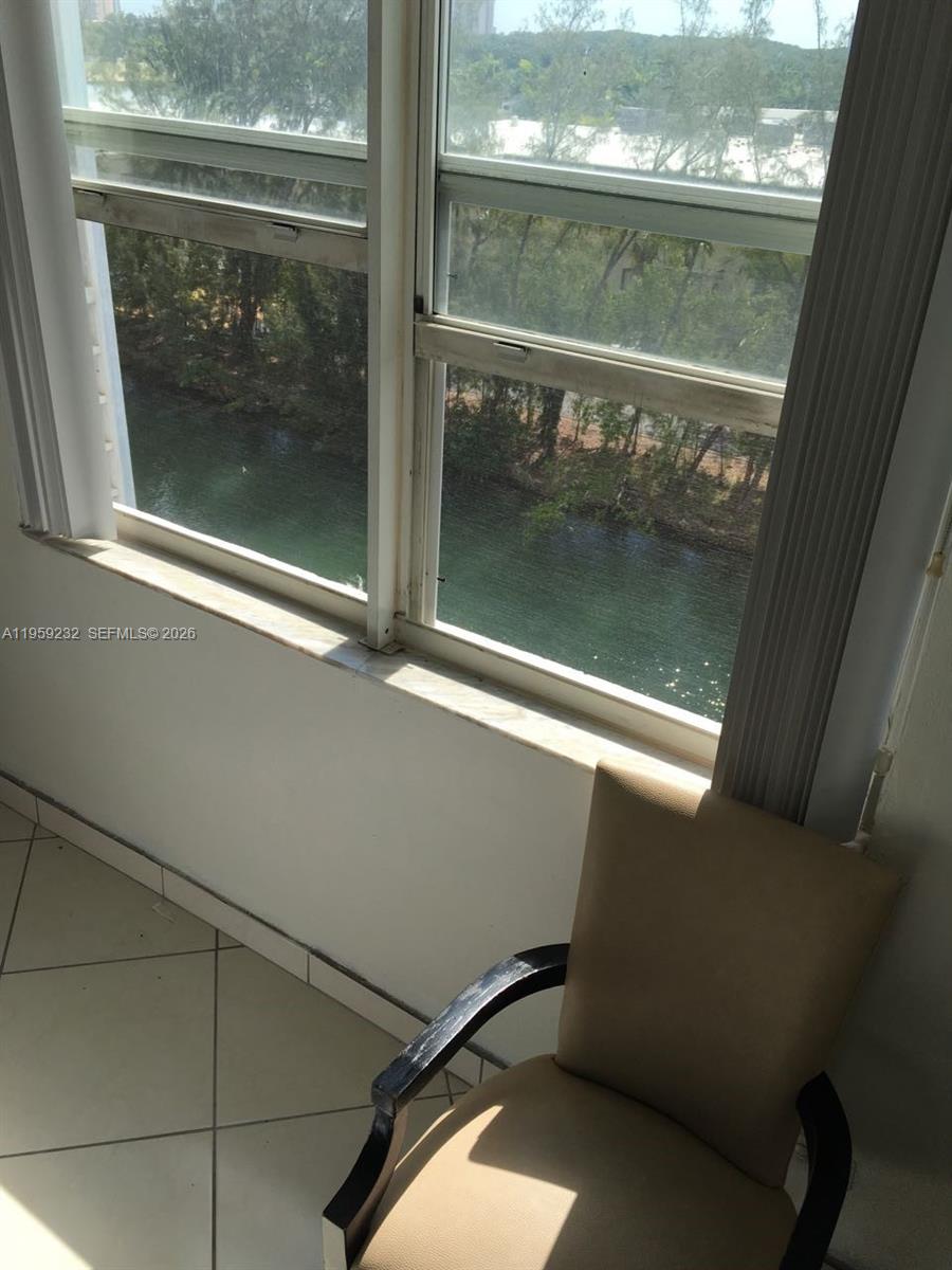 3660 NE 166th St #611 North Miami Beach, FL 33160