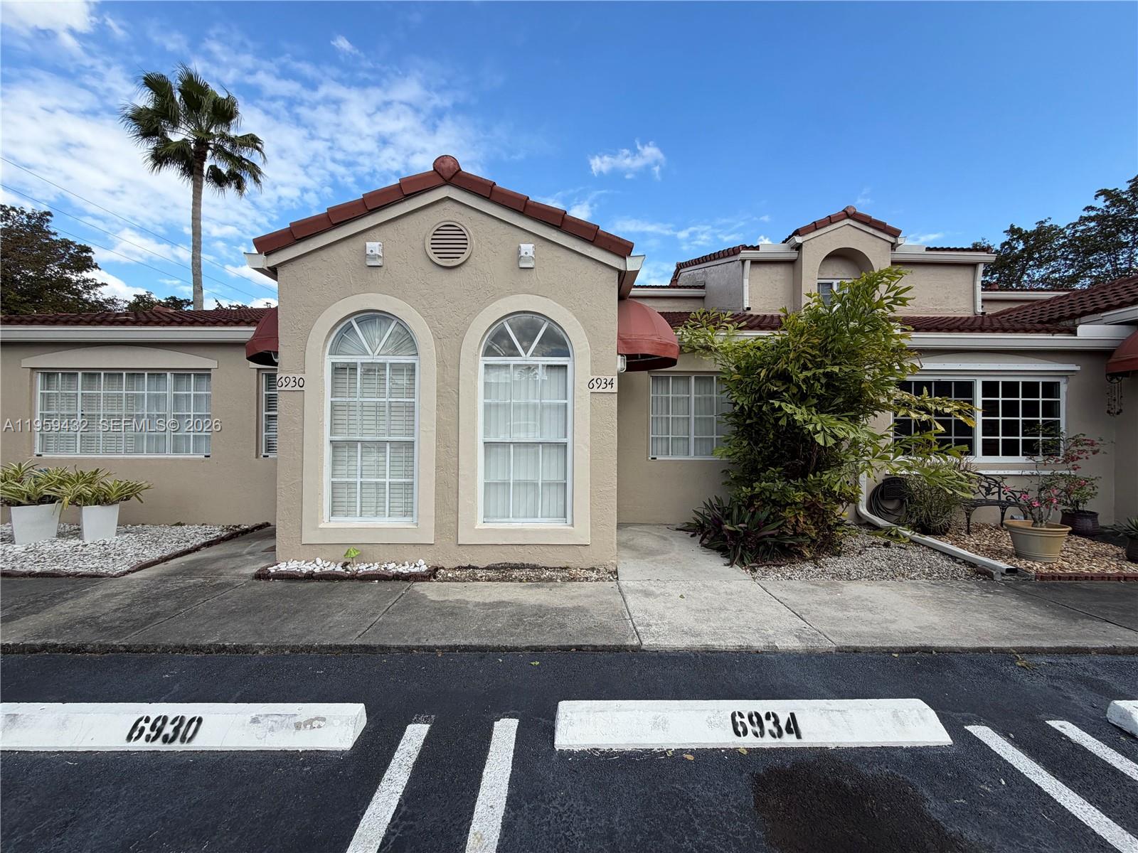 6934 NW 166th Ter #1402