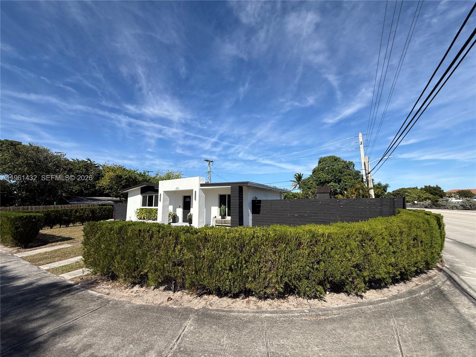 299 NE 46th St Deerfield Beach, FL 33064