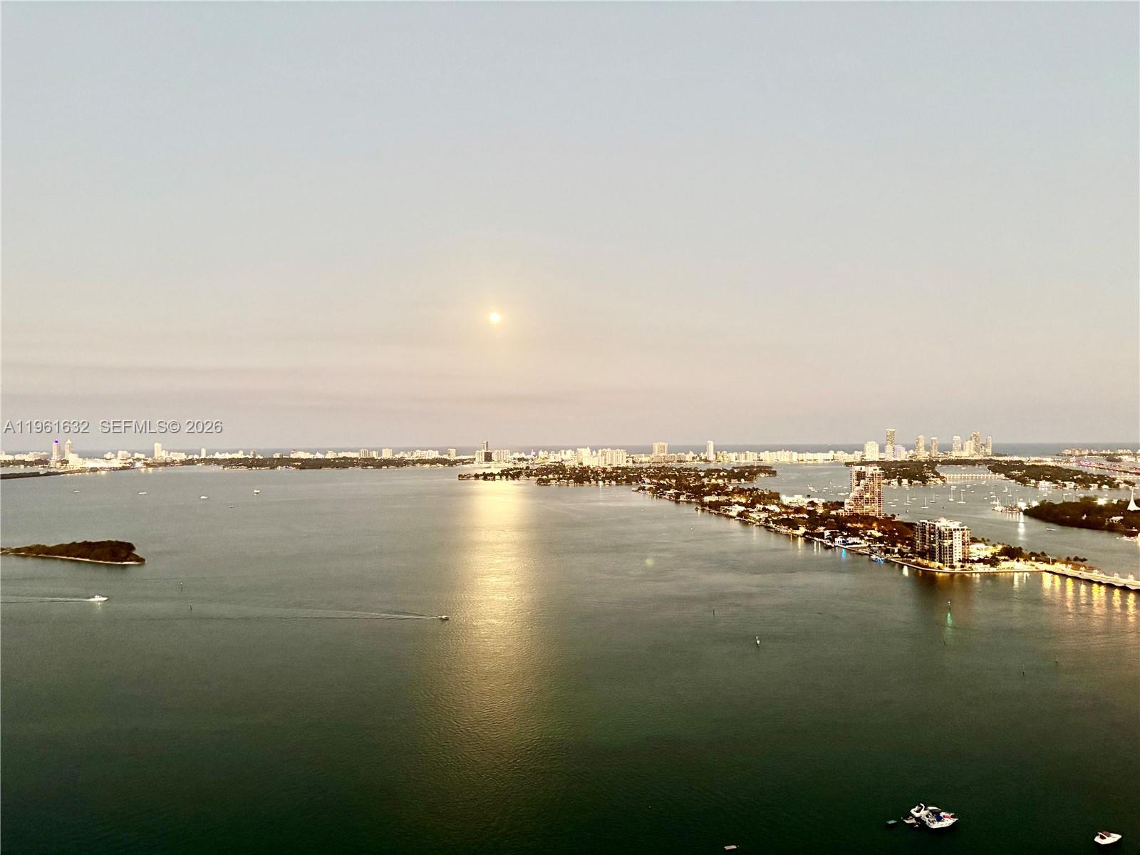 1800 N Bayshore Dr #4209