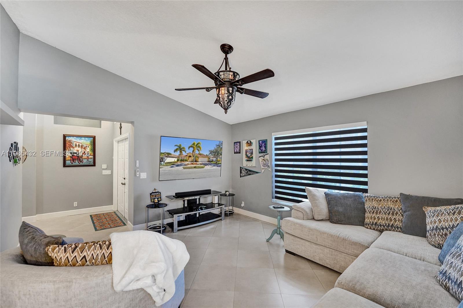 1553 SW 191st Ave Pembroke Pines, FL 33029