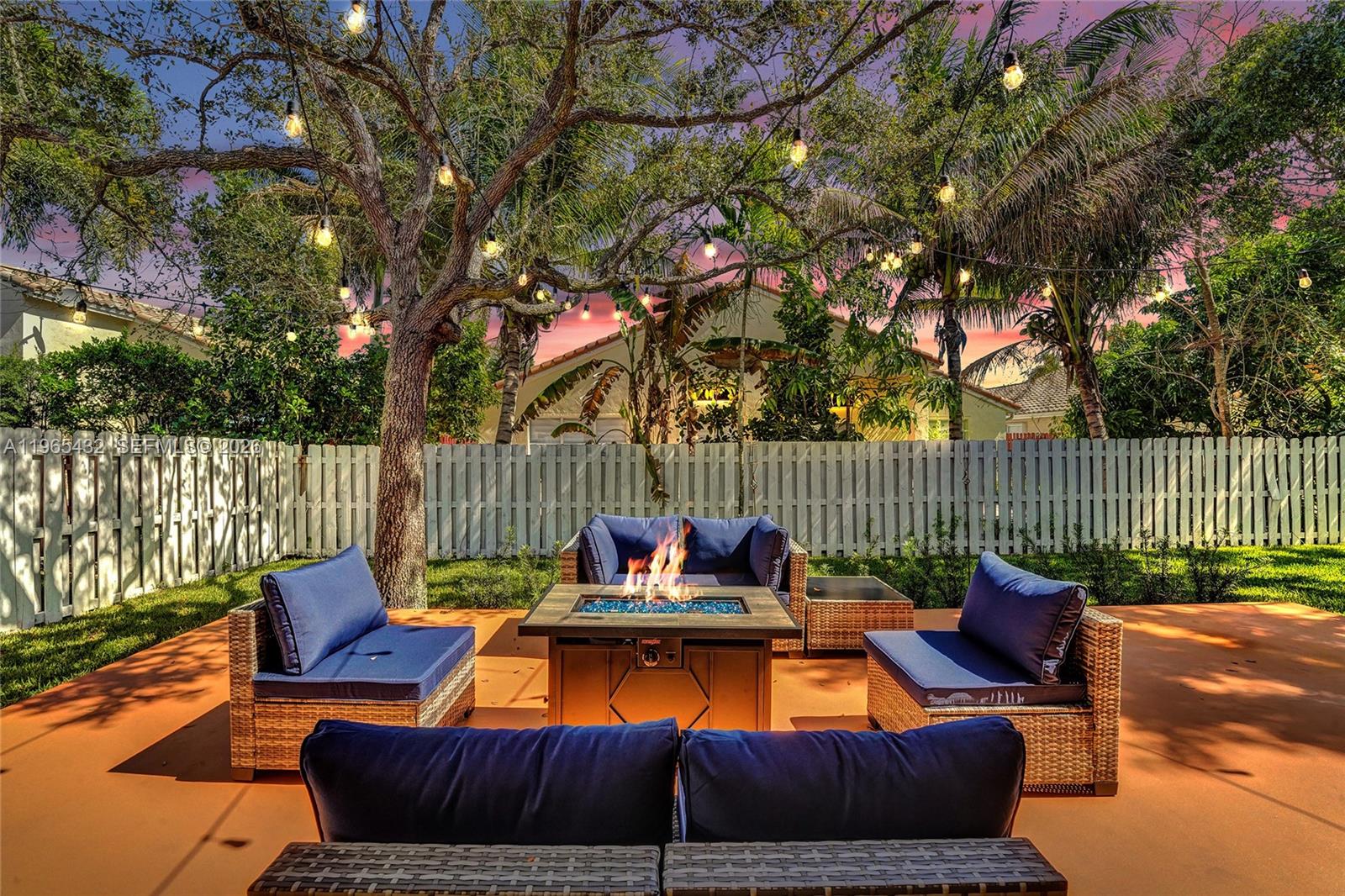 1553 SW 191st Ave Pembroke Pines, FL 33029