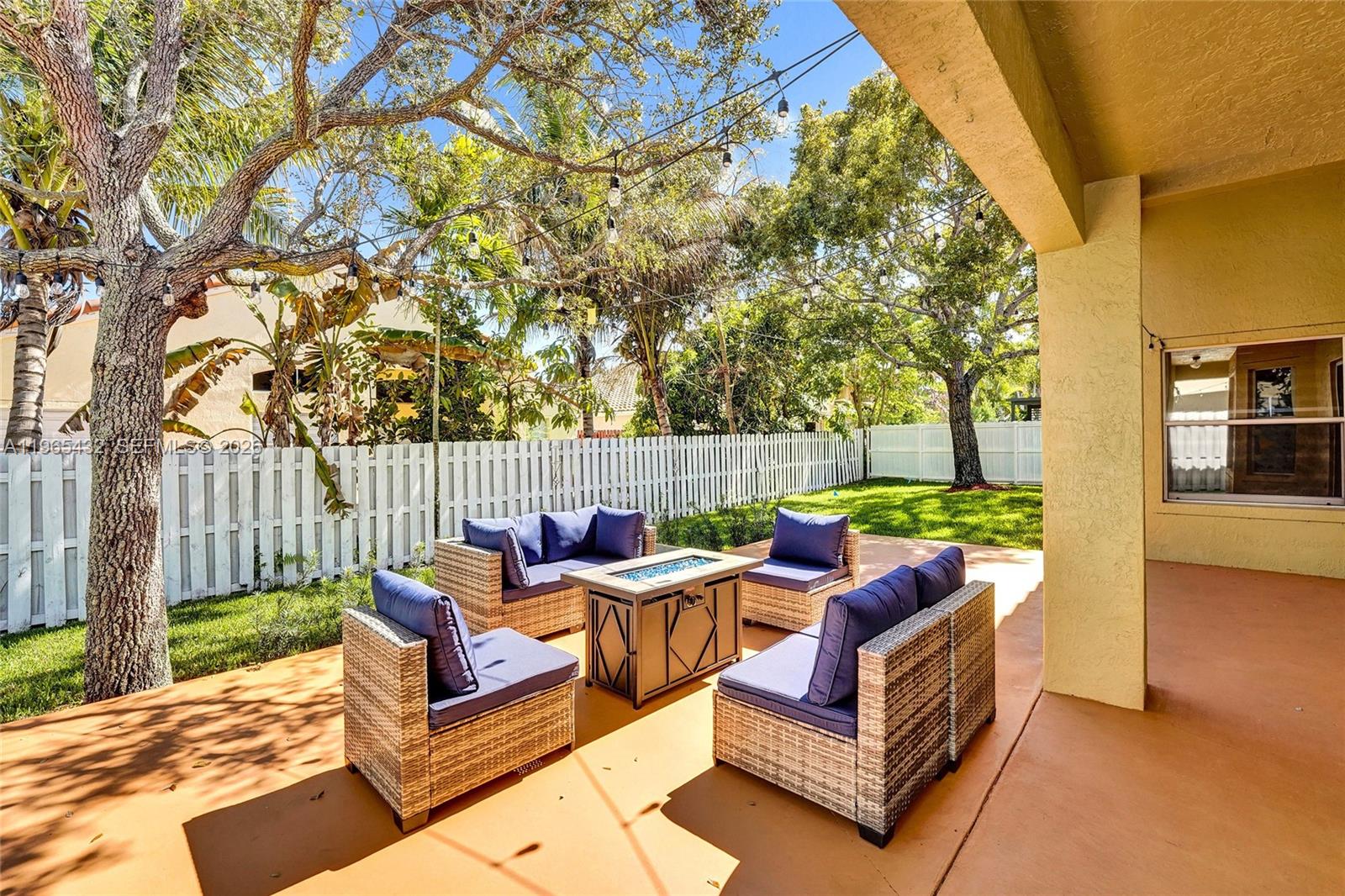 1553 SW 191st Ave Pembroke Pines, FL 33029