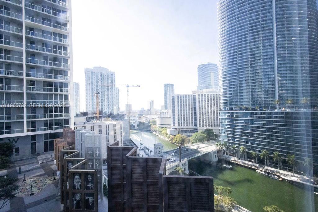 image Icon Brickell I11