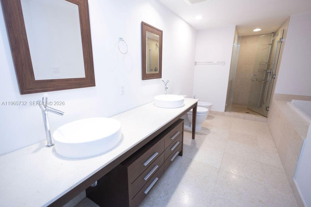 image Icon Brickell I8