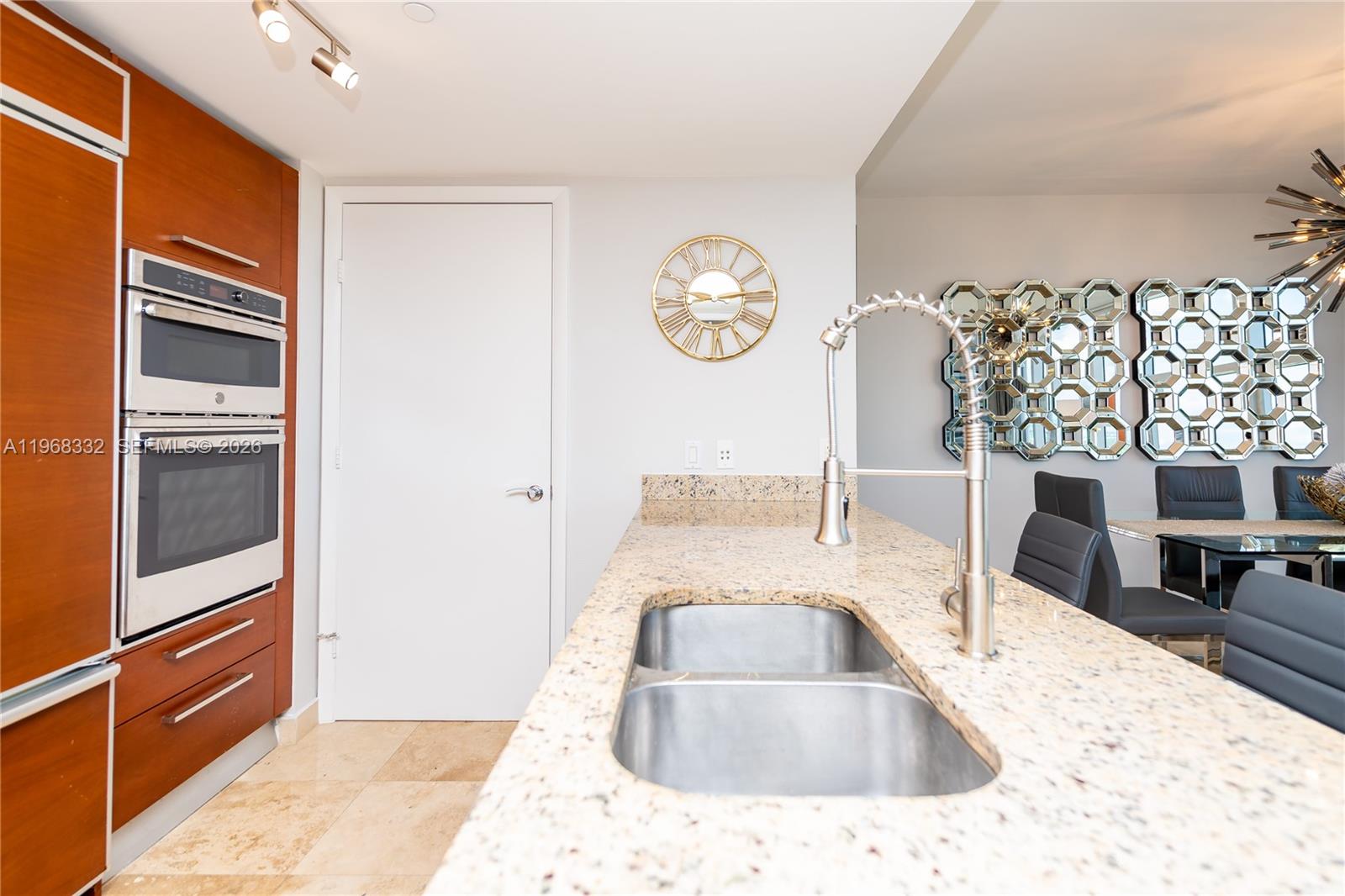 image Beach Club 221