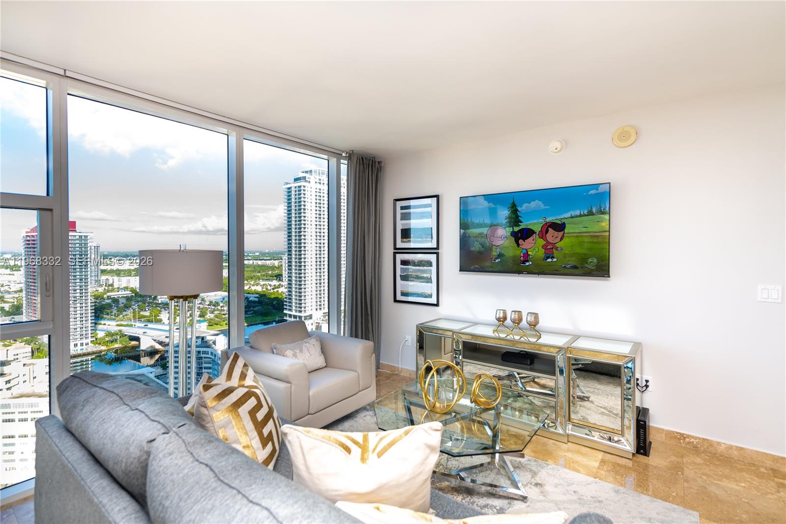 image Beach Club 223