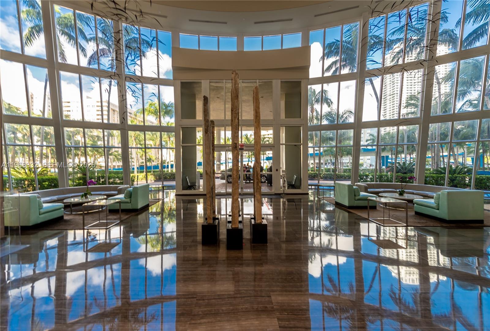 image Beach Club 252