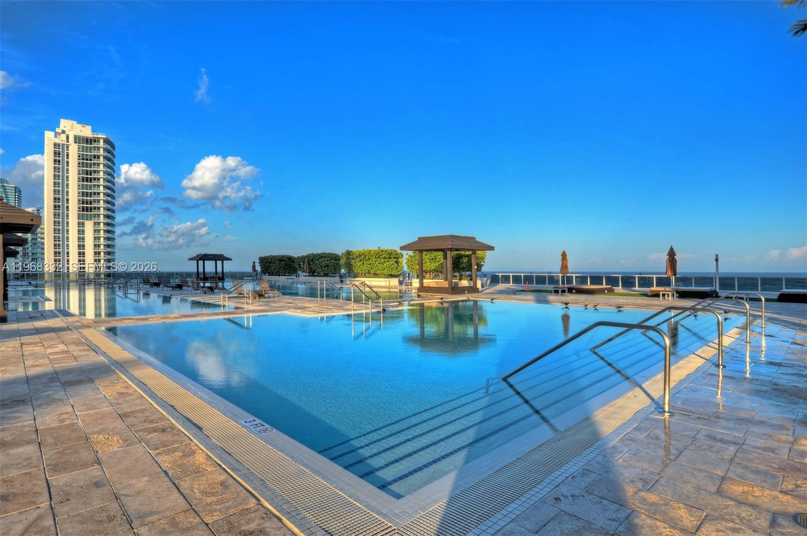 image Beach Club 256