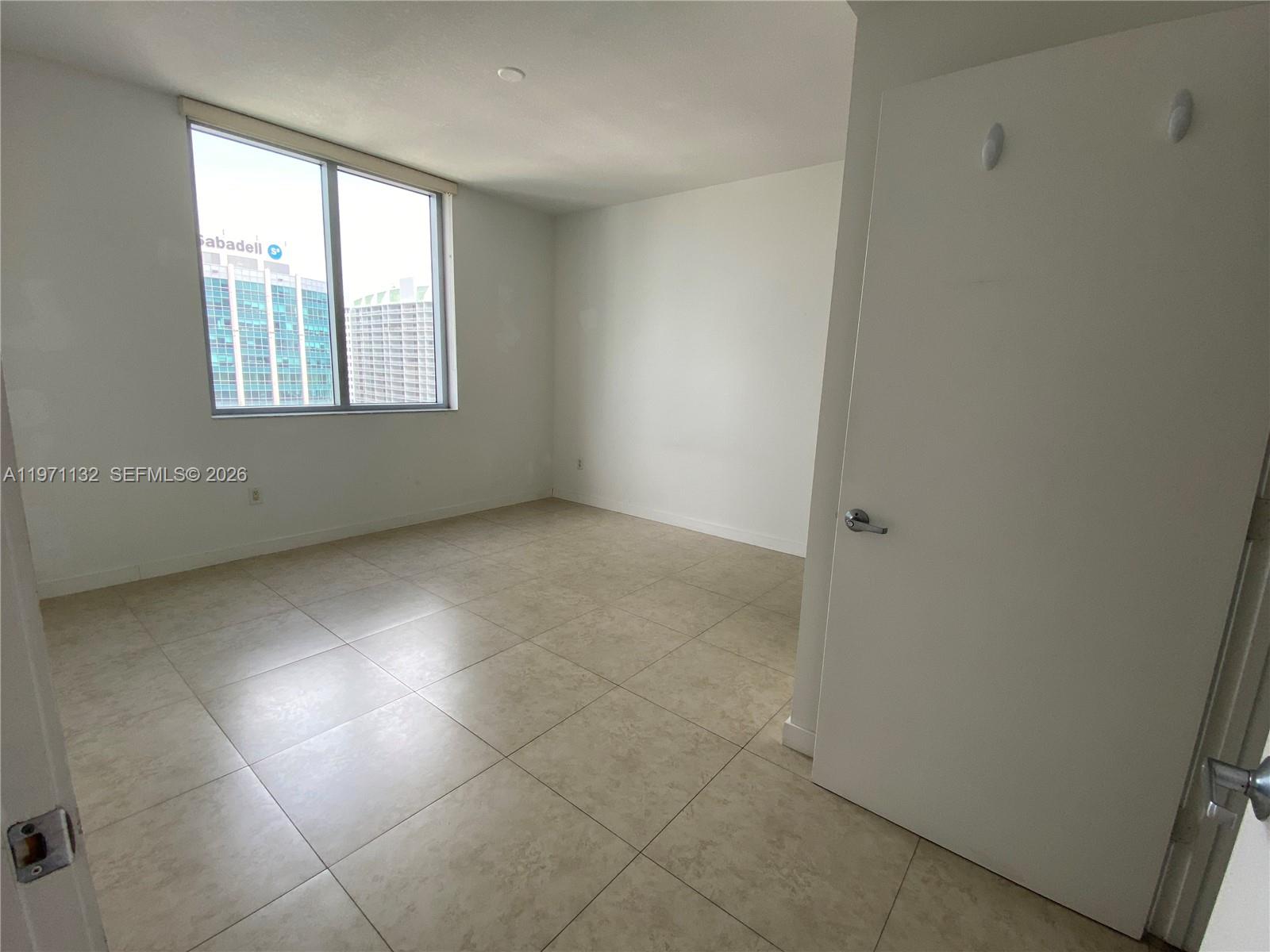 1060 Brickell Ave #3105 Miami, FL 33131