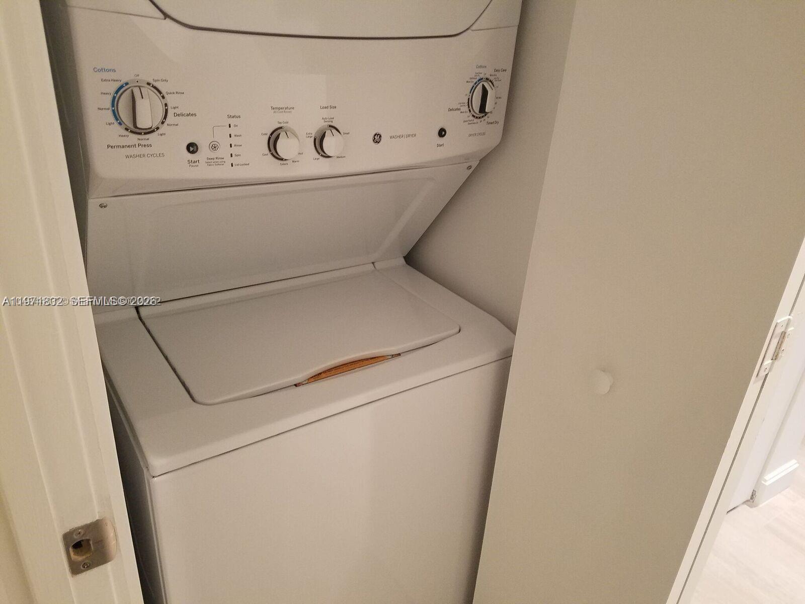 image Brickell Heights West11