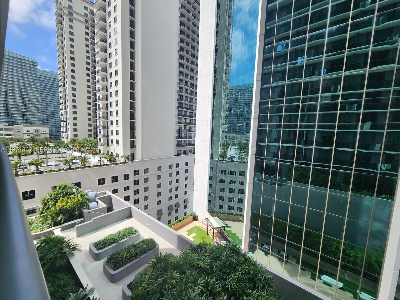 image Brickell Heights West12