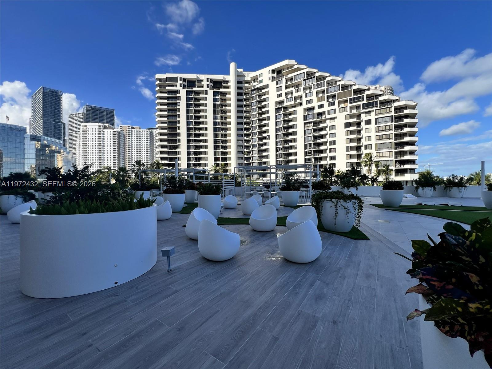 770 Claughton Is Dr #1601 Miami, FL 33131