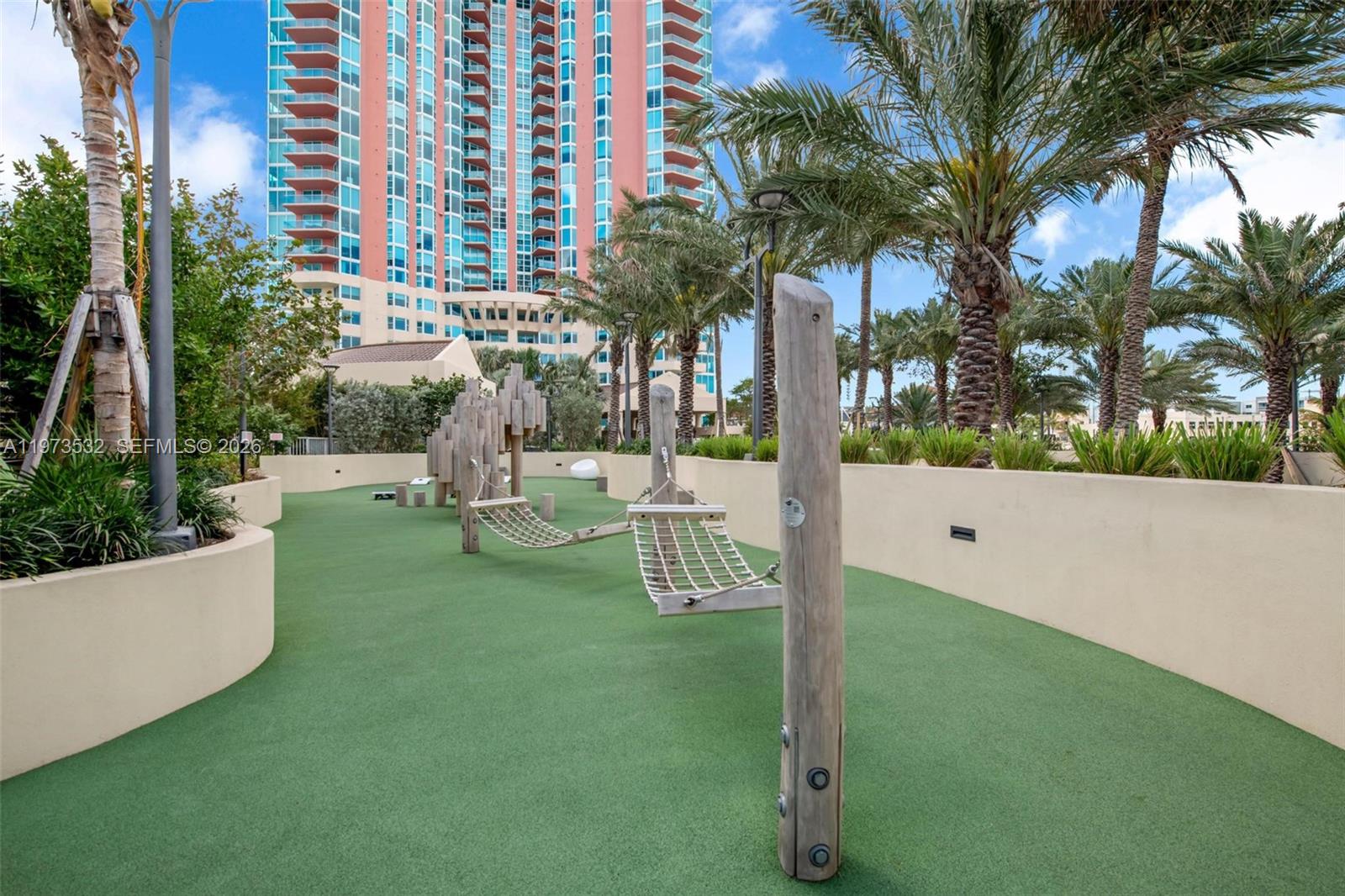 image South Pointe Towers17