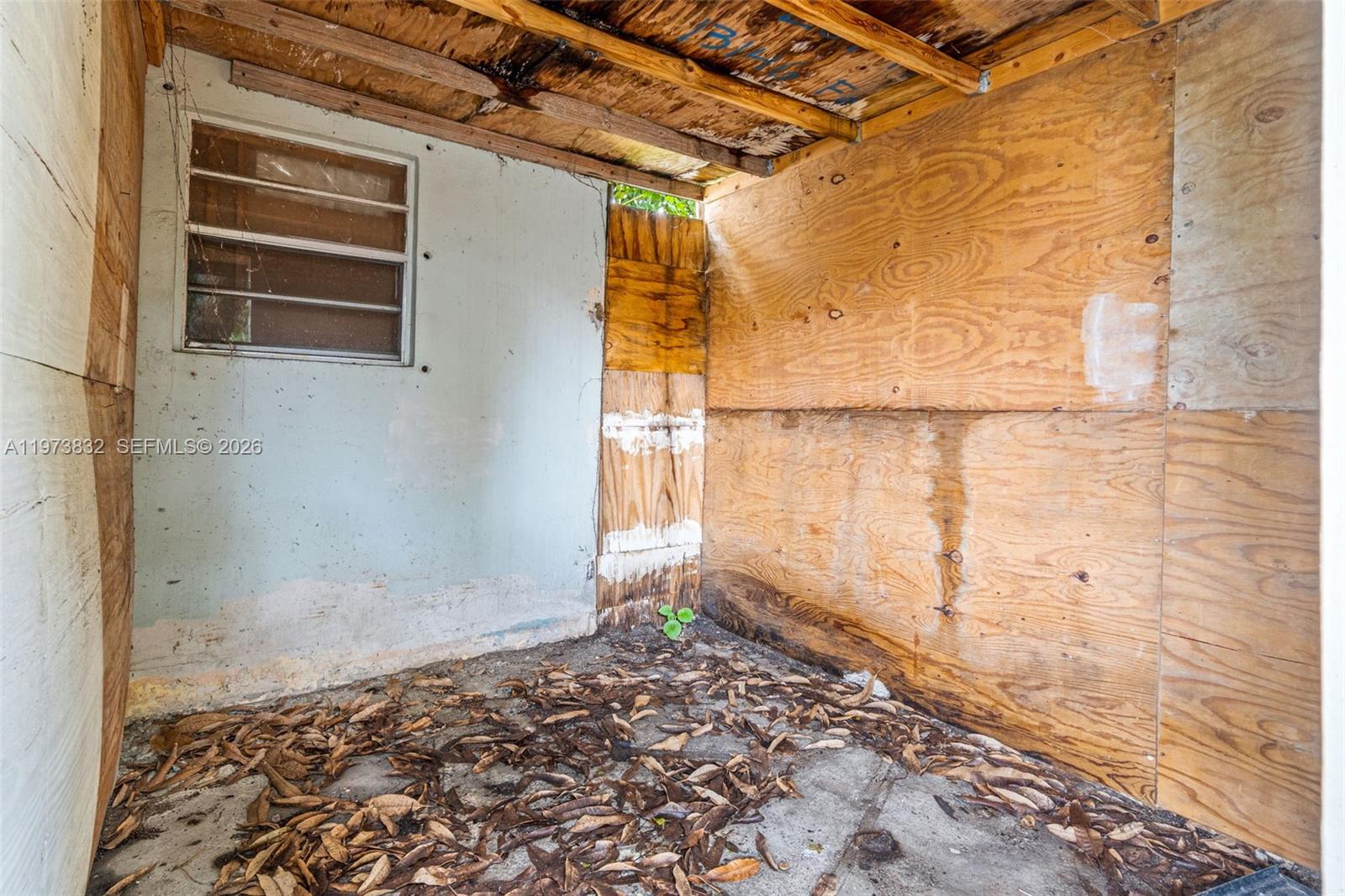 1045 SW 20th Ave Miami, FL 33135