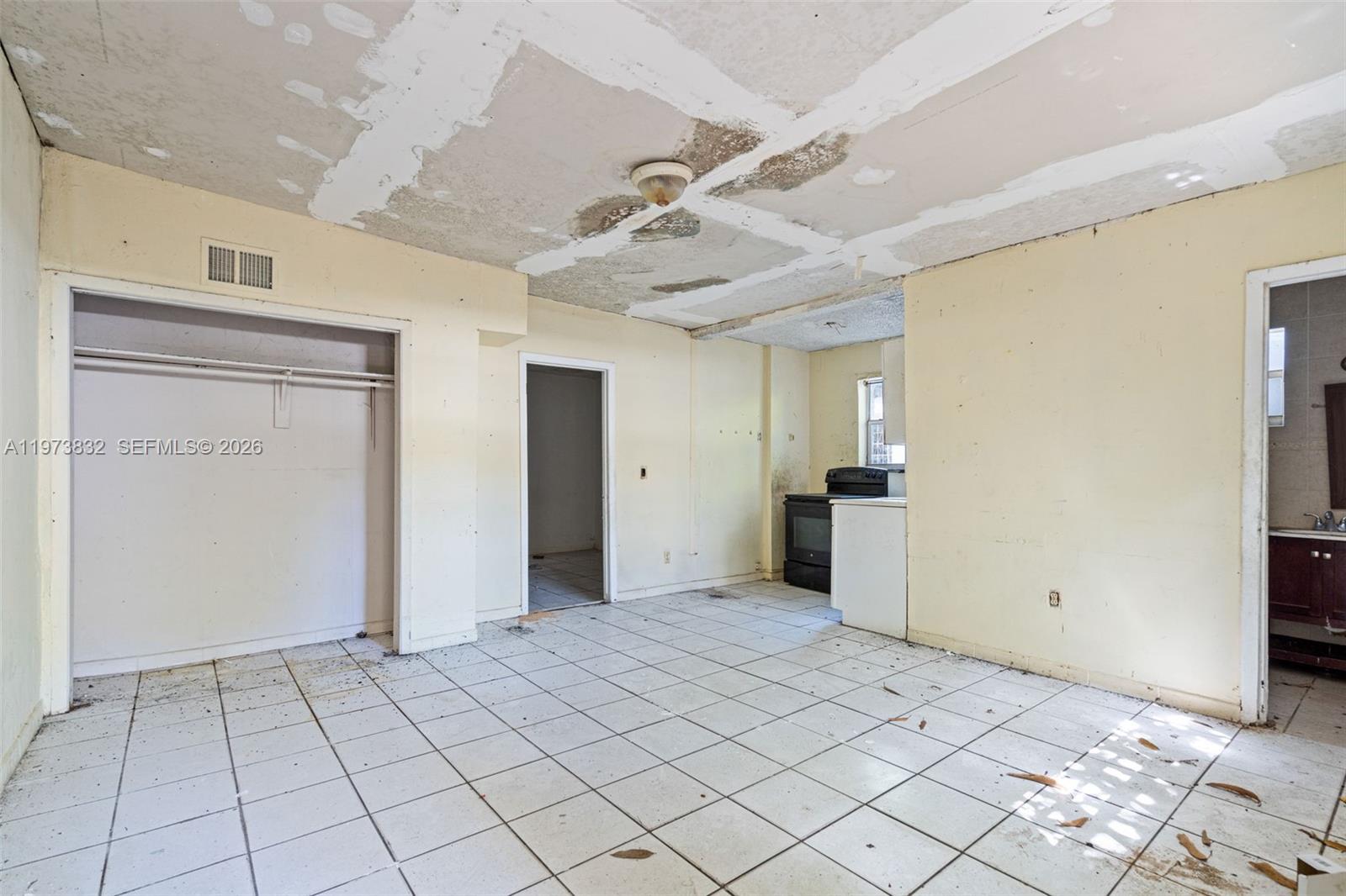 1045 SW 20th Ave Miami, FL 33135