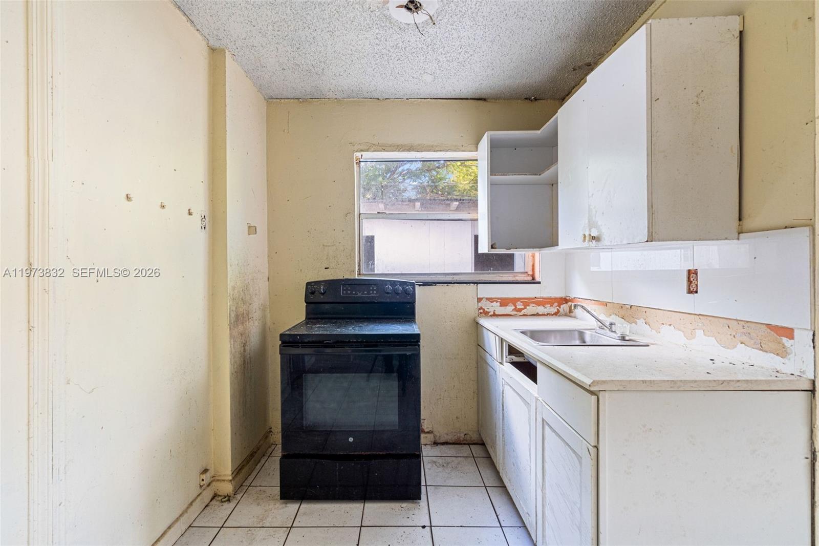 1045 SW 20th Ave Miami, FL 33135