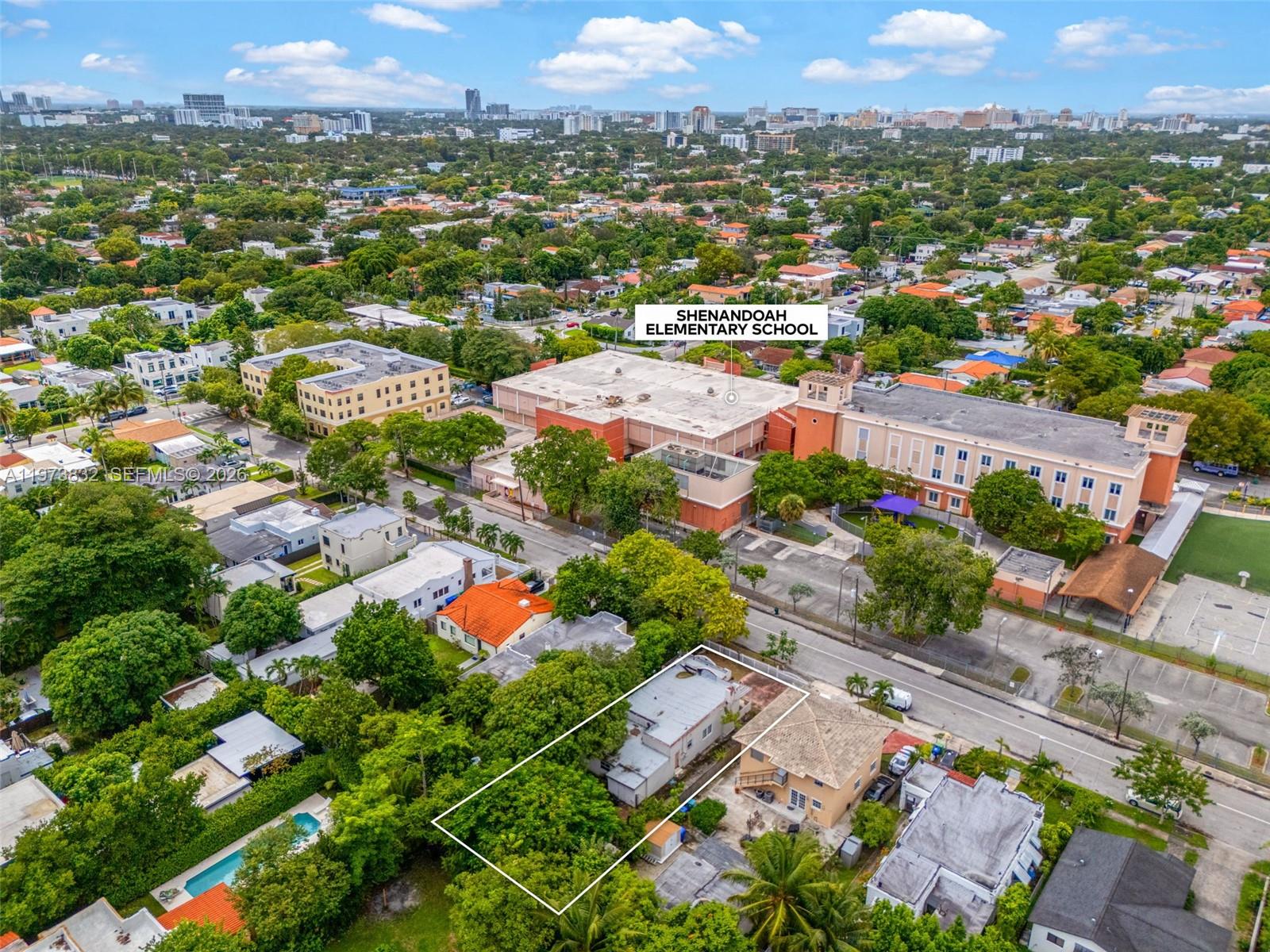 1045 SW 20th Ave Miami, FL 33135