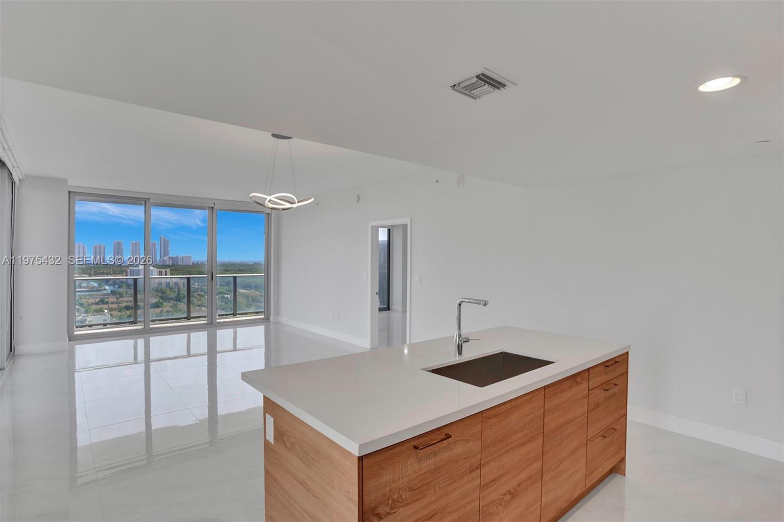 16385 SE Biscayne Blvd #1815 North Miami Beach, FL 33160