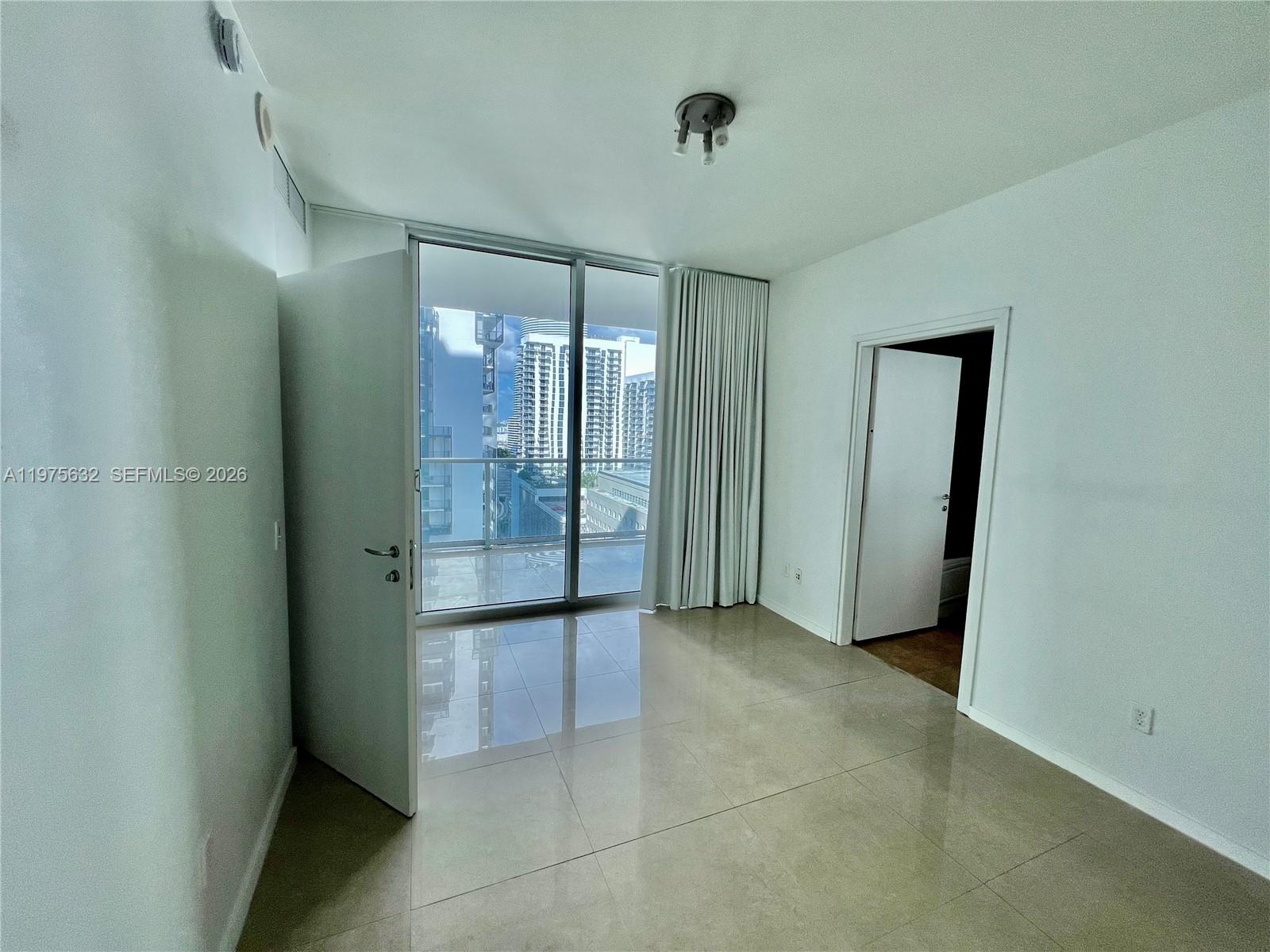 300 S Biscayne Blvd #T-3011 Miami, FL 33131