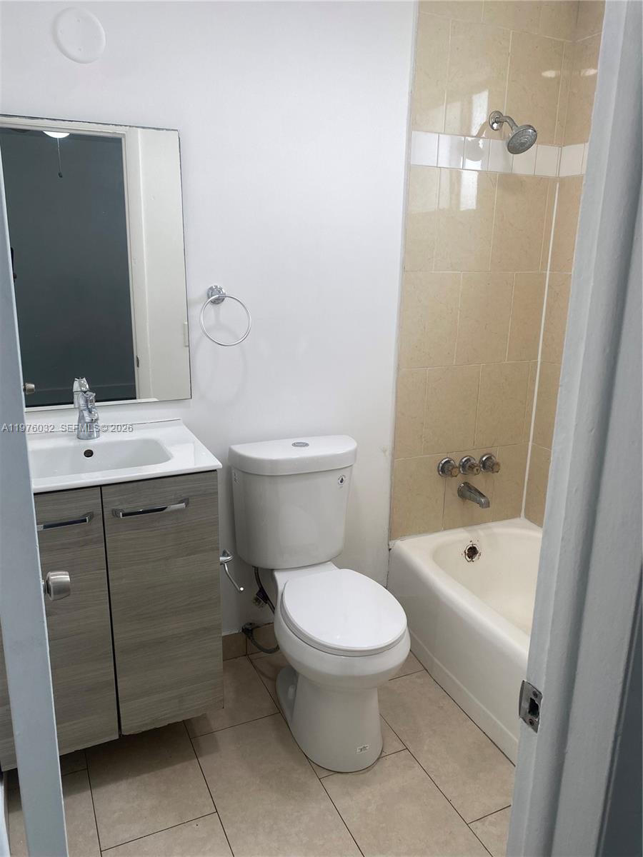 479 SW 3rd St #4 Miami, FL 33130