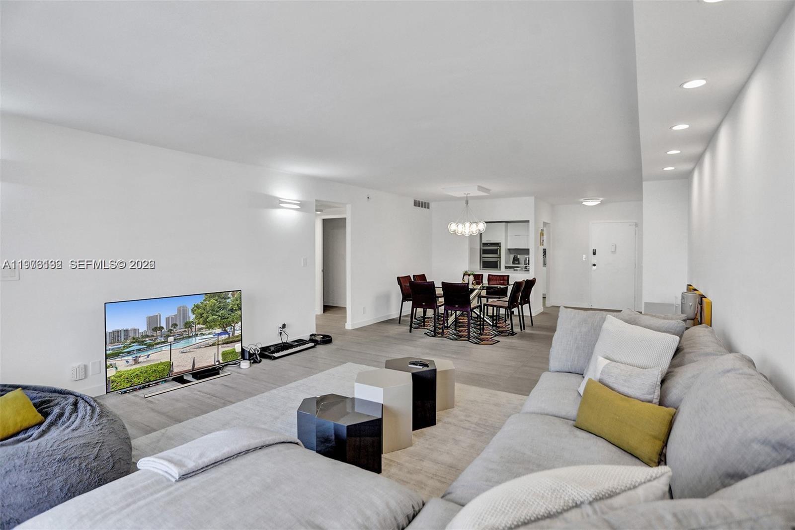 2500 Parkview Dr #1912 Hallandale Beach, FL 33009