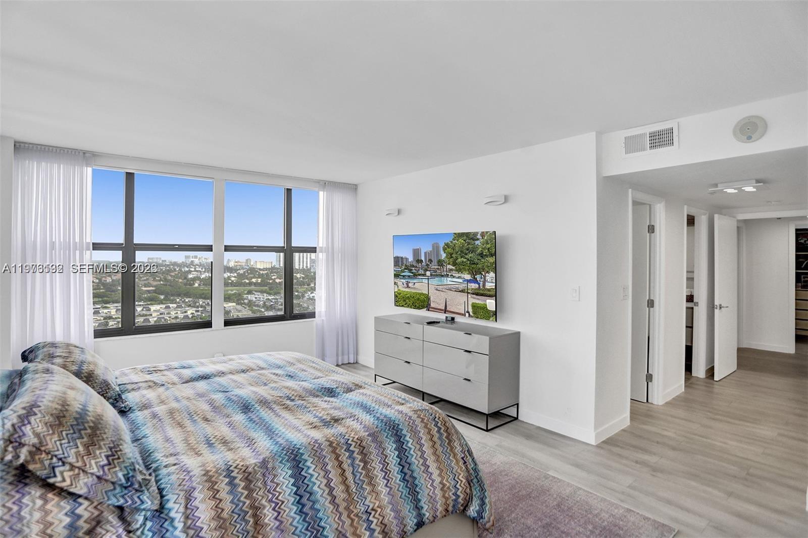 2500 Parkview Dr #1912 Hallandale Beach, FL 33009