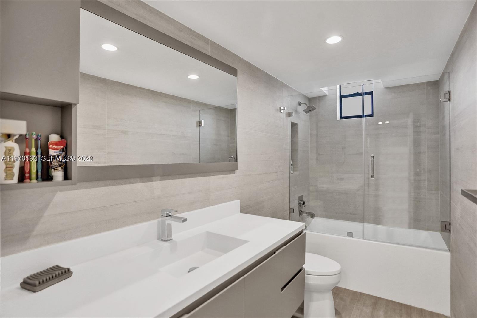 2500 Parkview Dr #1912 Hallandale Beach, FL 33009