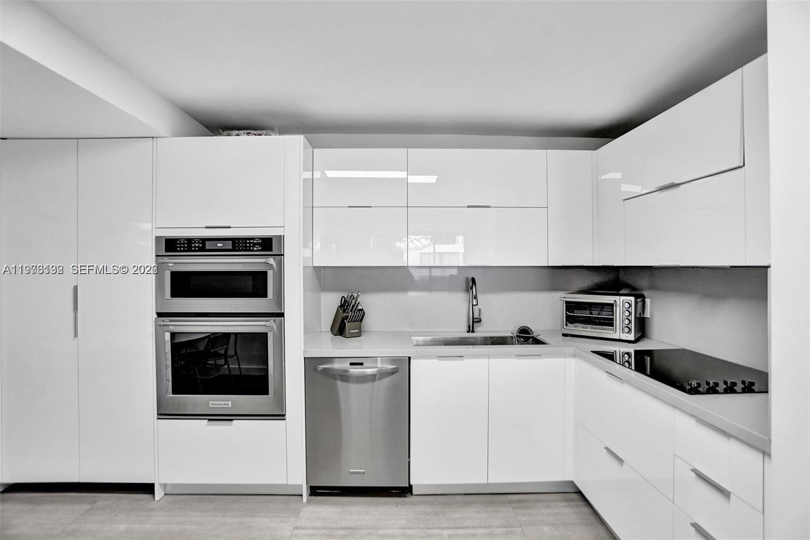 2500 Parkview Dr #1912 Hallandale Beach, FL 33009